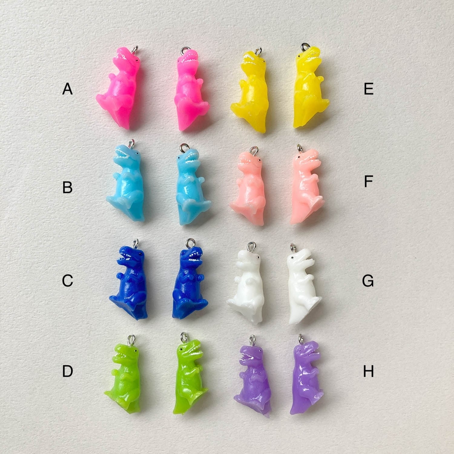 再入荷〉カラフル恐竜アクリルチャーム | Dua-アクセサリーパーツショップ