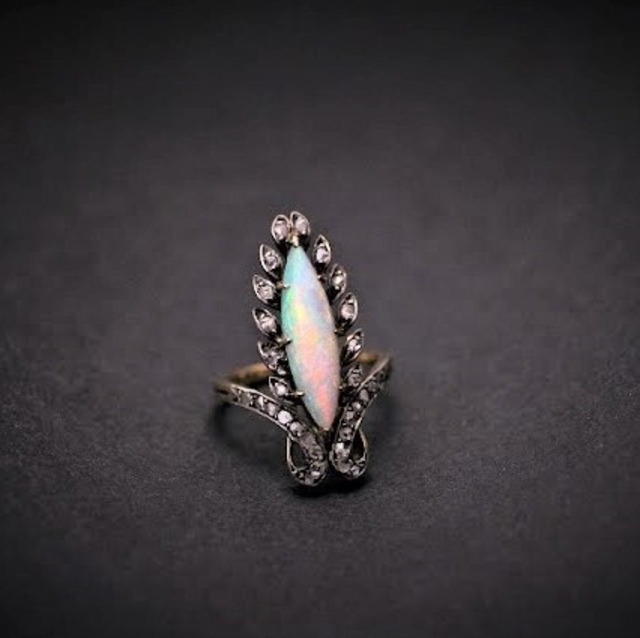 Art-Nouveau Opal & Diamond Ring   アール・ヌーヴォー オパール＆ダイヤモンド　リング