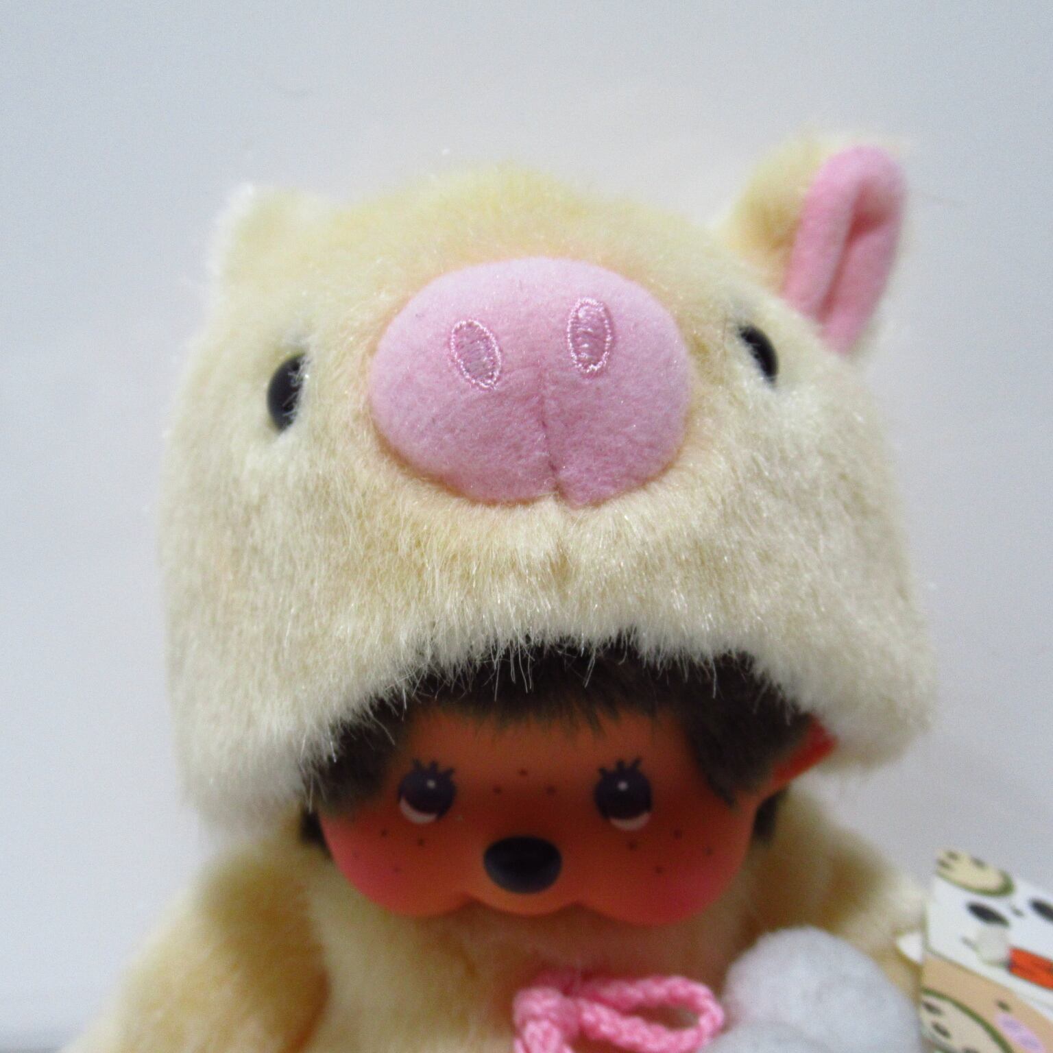 モンチッチ アニマルドレス ぶたさん（座り） [$2] | ハチクマ商店