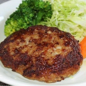 食べやすくて、旨味たっぷり。「ひらかわ牛」のサイコロステーキと手作りハンバーグセット※限定10セット