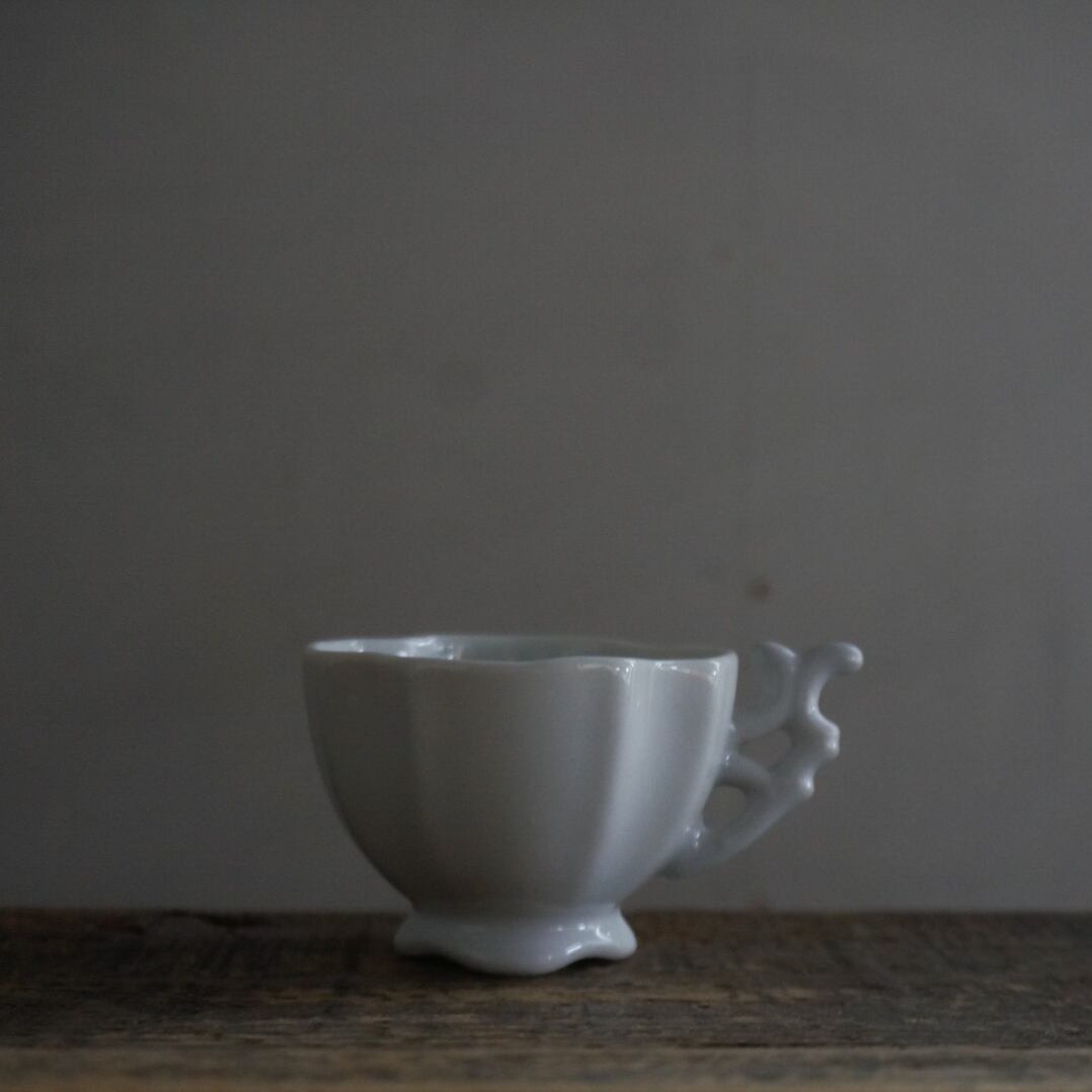 古い国産の白磁デミタスカップ | Konishi Koffee web shop