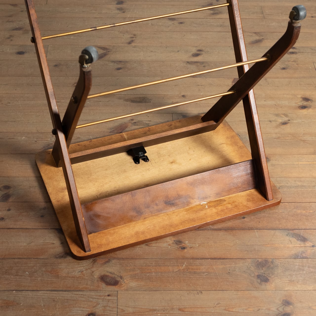 Folding Table / フォールディングテーブル 〈サイドテーブル・ティー