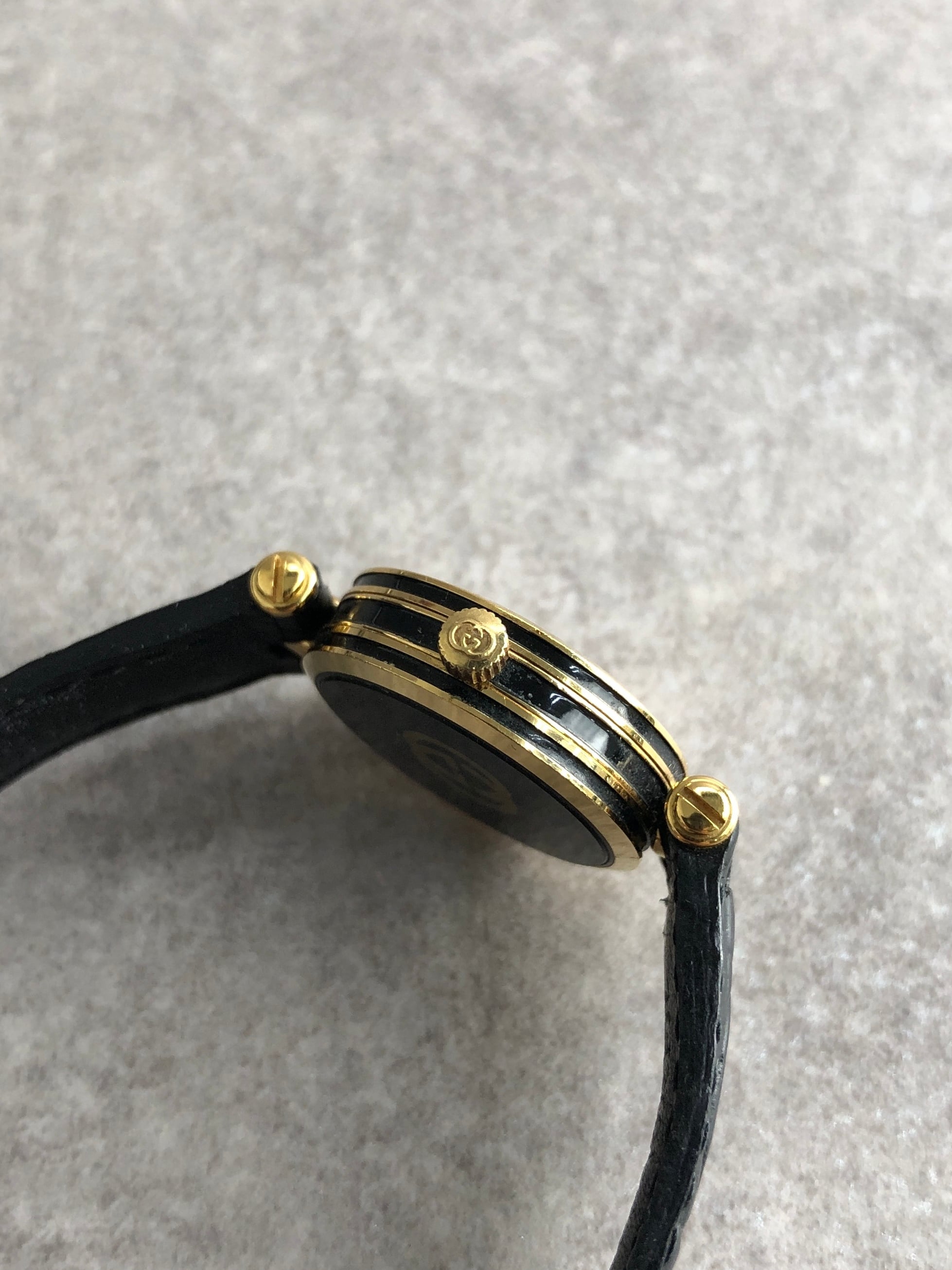 GUCCI グッチ 腕時計 ブラック ローマ文字 レザー クォーツ vintage