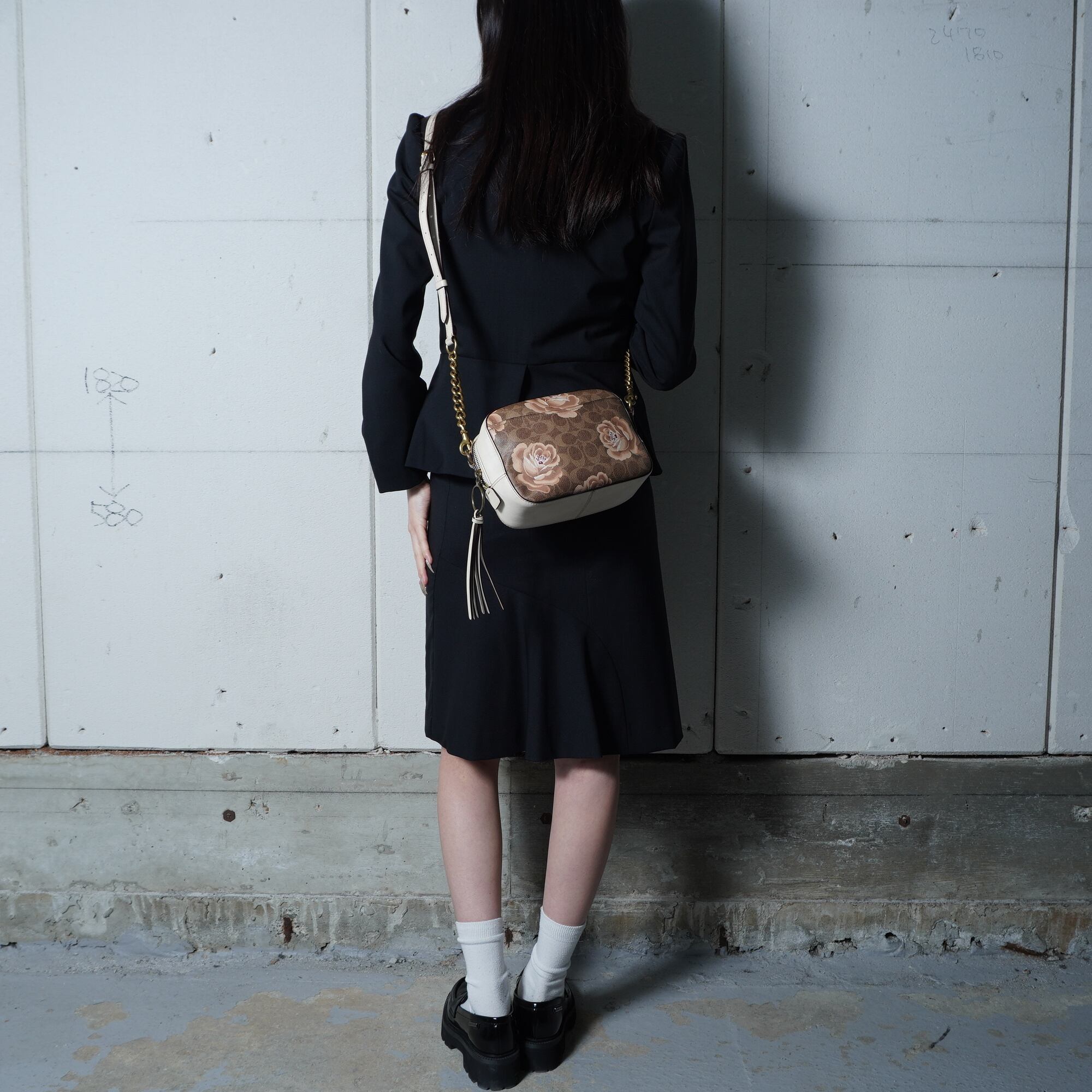 COACH】コーチ 花柄・シグネチャーレザーショルダーバッグ white&brown