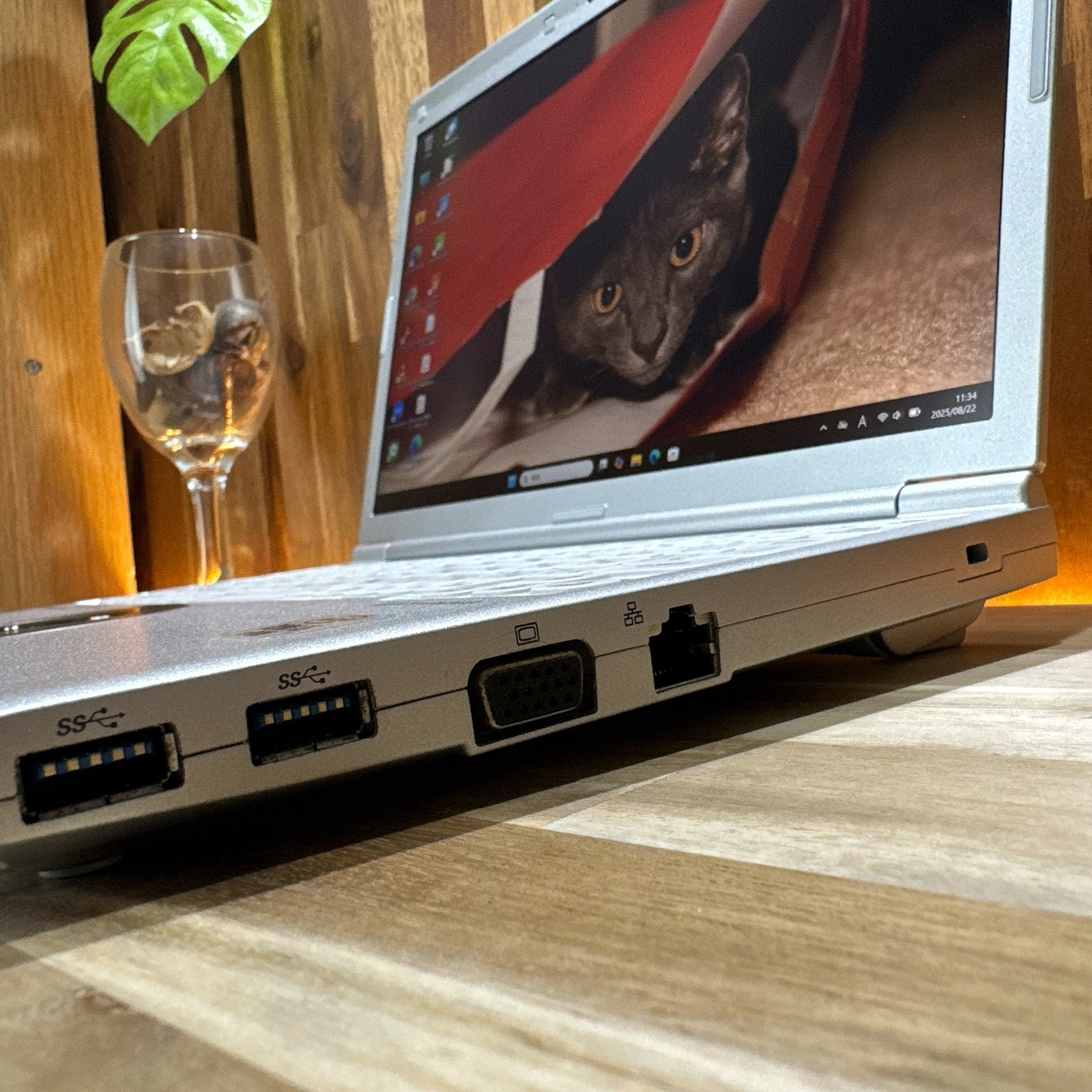 \ 公式ショップ限定価格❣️/ 準美品《軽量モデル》Let's note SV9 第10世代 メモリ8GB SSD256GB 12.1インチ ノートパソコン 安心サポート&3ヶ月保証付き