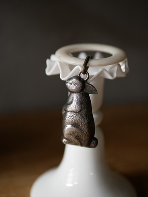 ベビーラトル　うさぎ　アンティークのある生活　がらがら　ブロカント