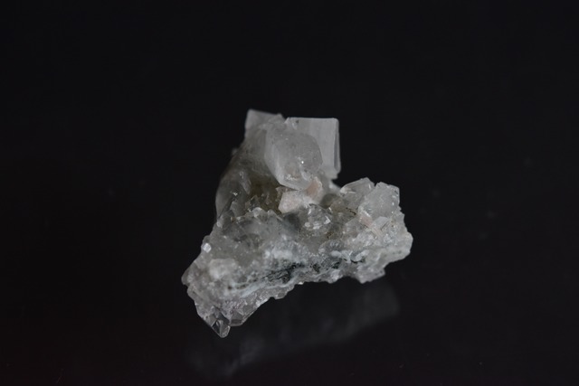 〔 小さな原石 〕Apophyllite - アポフィライト