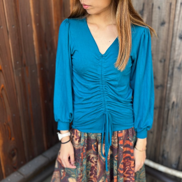 クシュクシュトップス