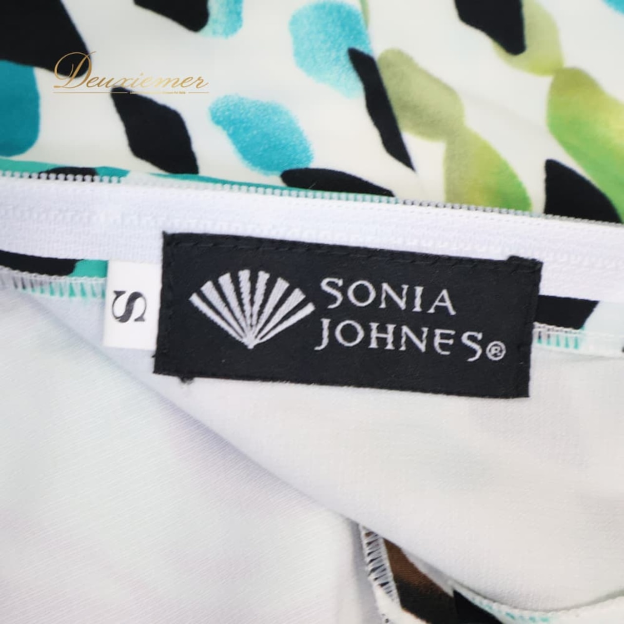 フラメンコ 衣装 SONIA JOHNES ソニアジョーンズ ファルダ スカート ブルー系 グリーン系 緑 青緑 柄 模様 ボランテ フリル ダンス パーティ 発表会 光沢 豪華 華やか ダンス衣装 舞台衣装 発表会衣装 フォーマル かわいい エレガント レディース ステージ衣装