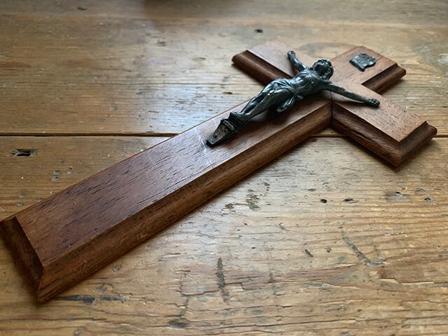 素朴さが素敵な木製の十字架 フレンチアンティーク