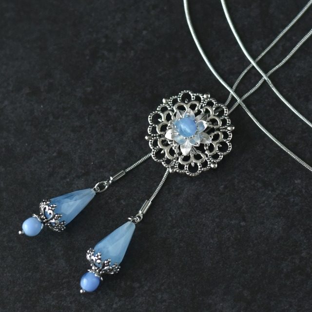 ＊～雪華～＊｜雪と氷が溶け合うループタイネックレス／ゴシック 雪の結晶 チェコガラス アクリル ブルー