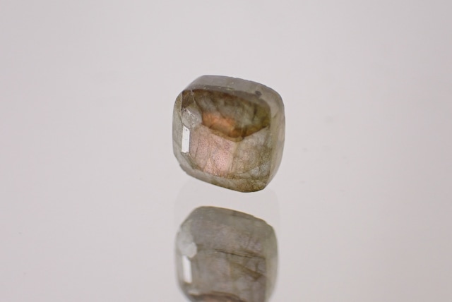 マダガスカル産ラブラドライト　1.10ct　 [D9-81]