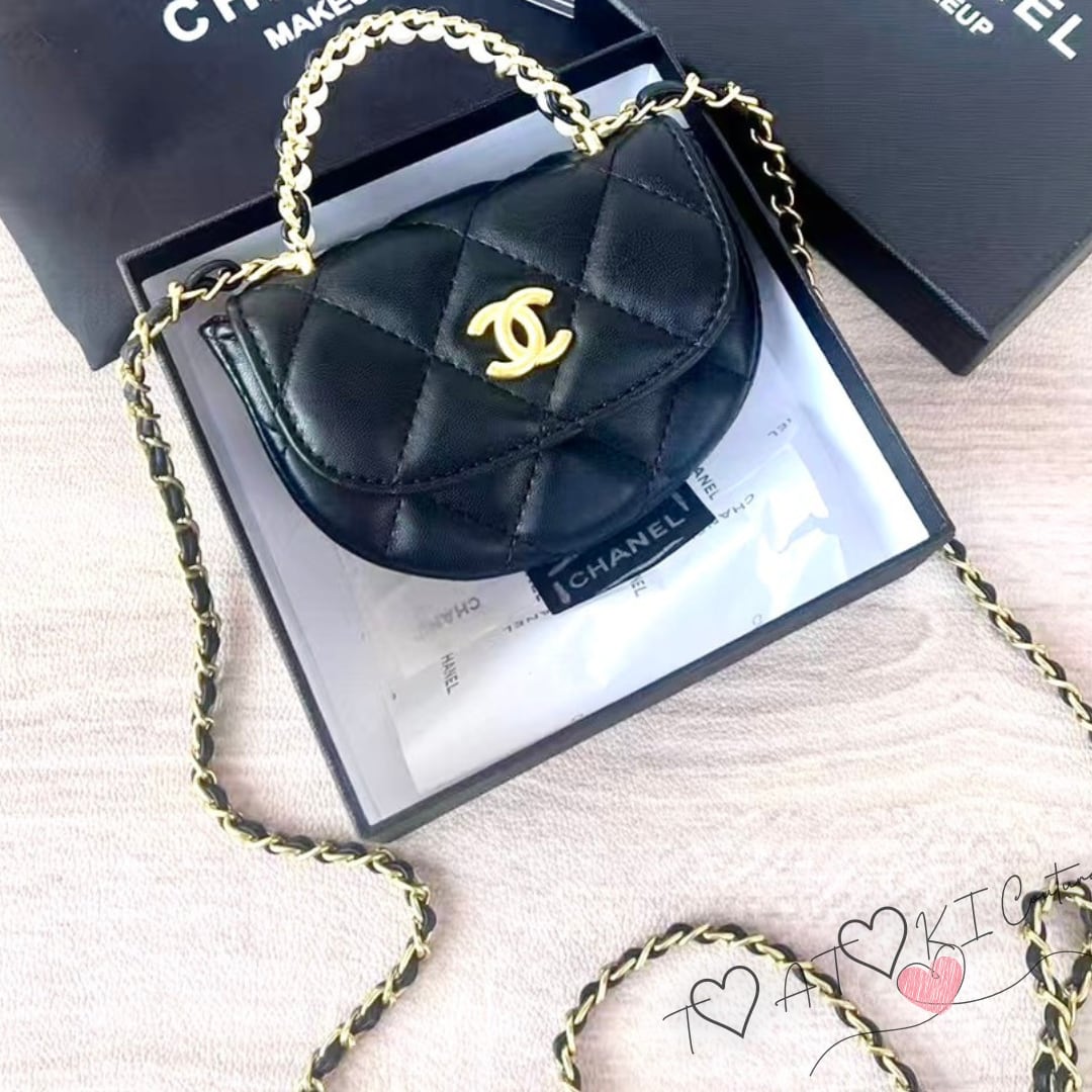 ノベルティ　CHANEL チェーンウォレット ダ*ド様 シャネル ノベルティ チェーン ウォレット ポシェット CHANEL
