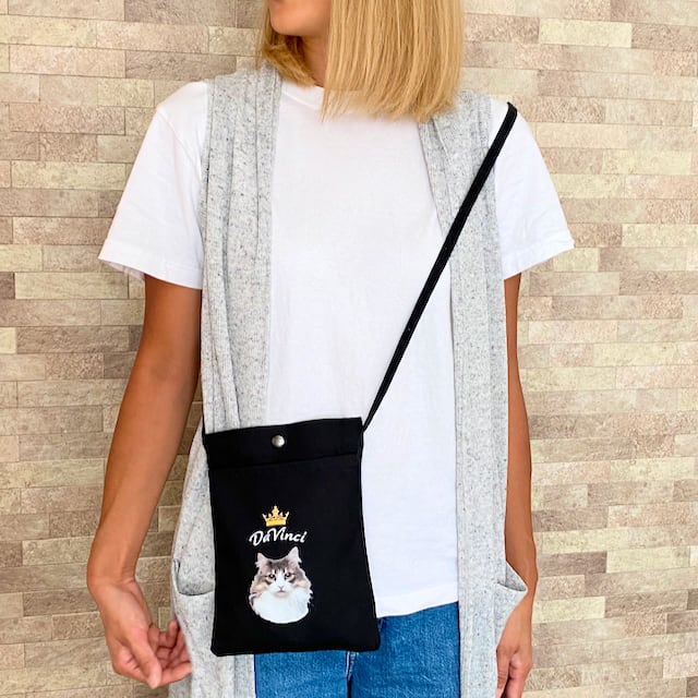 Girls Don't Cry By HELINOX サコッシュ