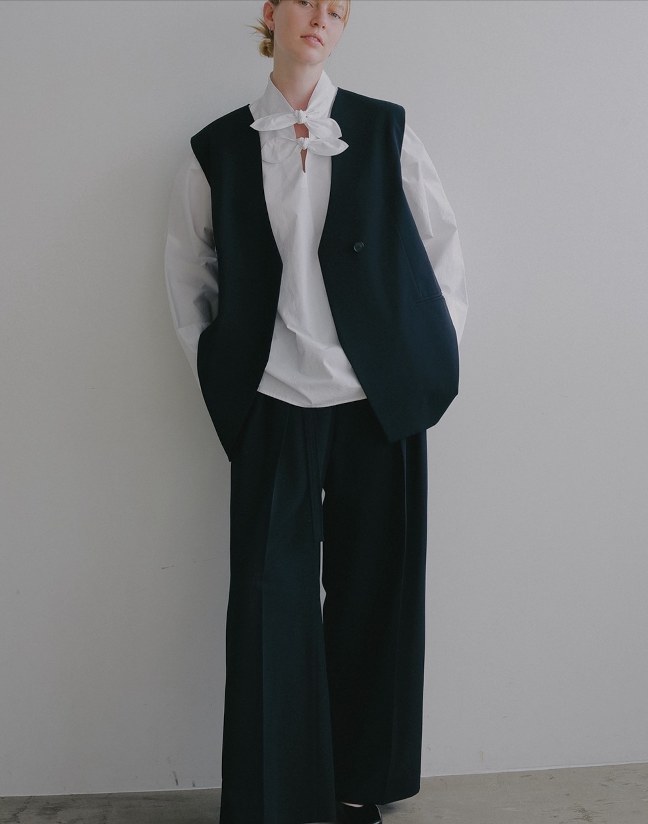 MANOF COLLARLESS GIRET NAVY