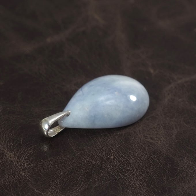 糸魚川 ラベンダー翡翠 しずくペンダントトップ 6.0g Itoigawa