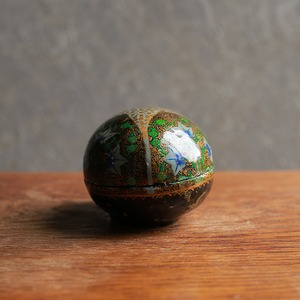 インドから届いた、卵型のペーパーマッシュ