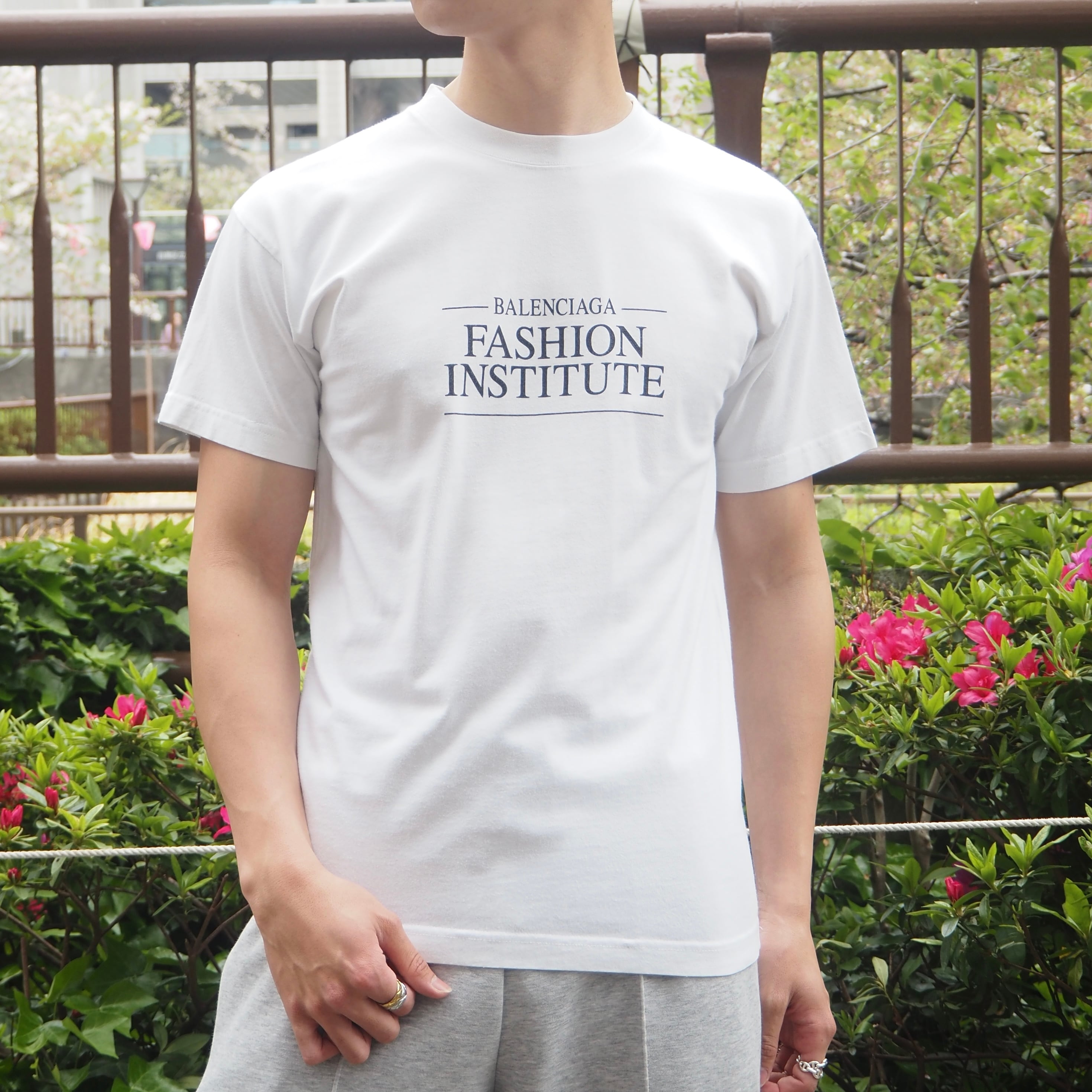 balenciaga fashion institute バレンシアガ Tシャツ BALENCIAGA Fashion Institute T-shirt コットン ホワイト ブラック T