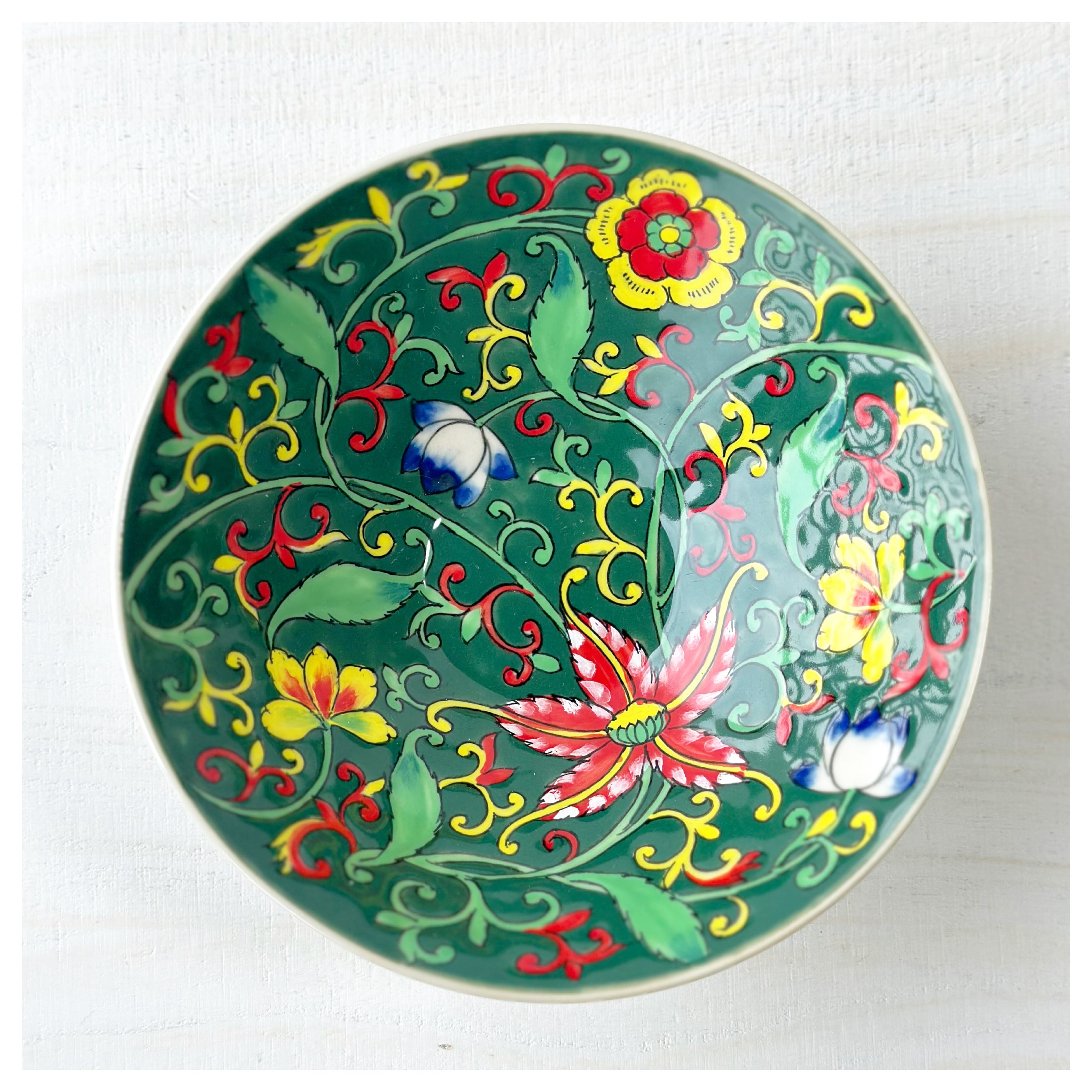 新品 ベトナムのバッチャン焼き 蓮柄の鉢4枚セット 新品 ベトナムのバッチャン焼き 蓮柄の鉢4枚セット ベトナムの