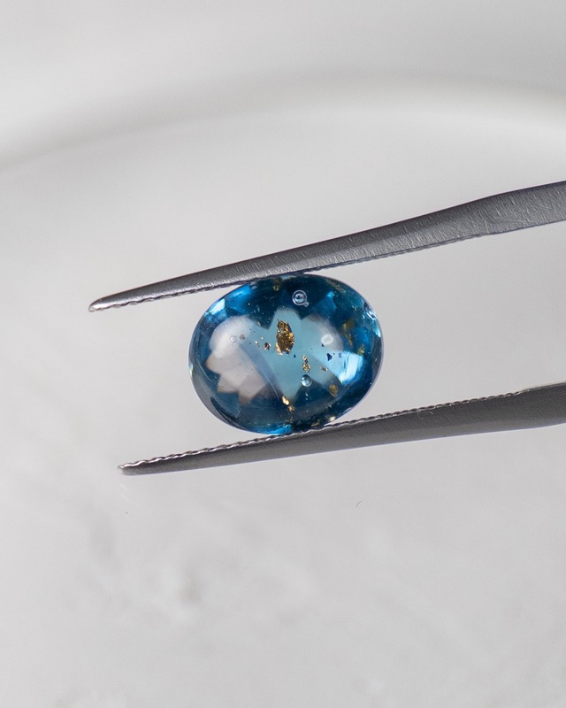 バフトップオーバルカット10×8mm　#647【硝子の宝石】箔入