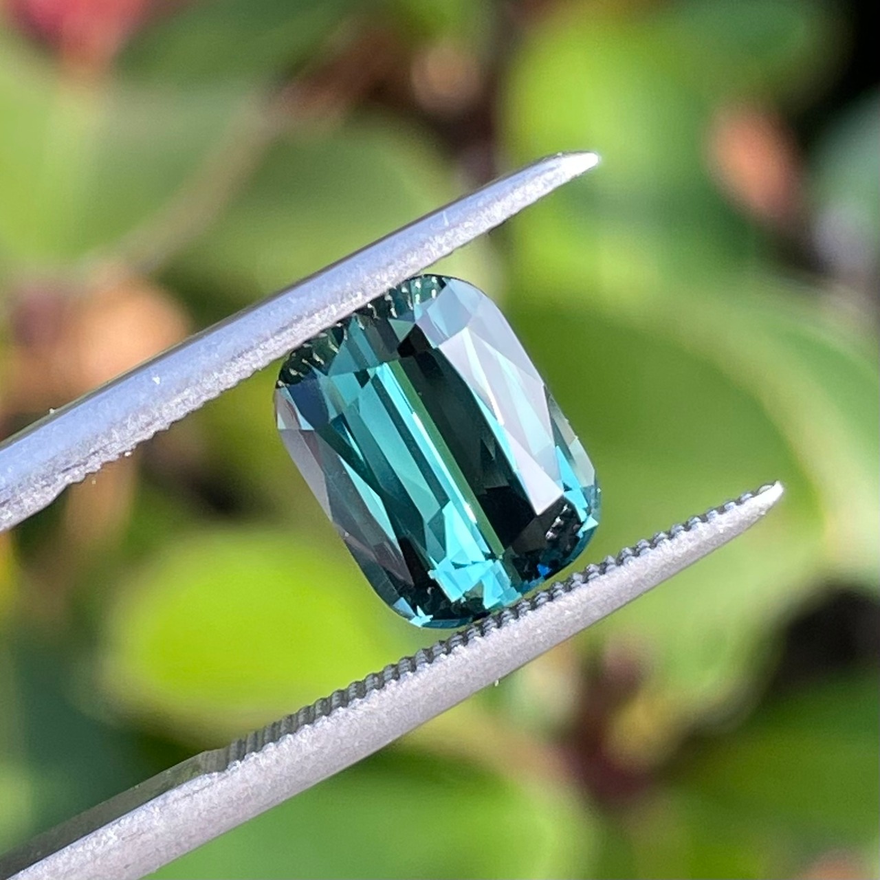 ティールカラートルマリン クッションシェイプ 8.9x6.7x4.5mm, 2.23ct ナミビア産