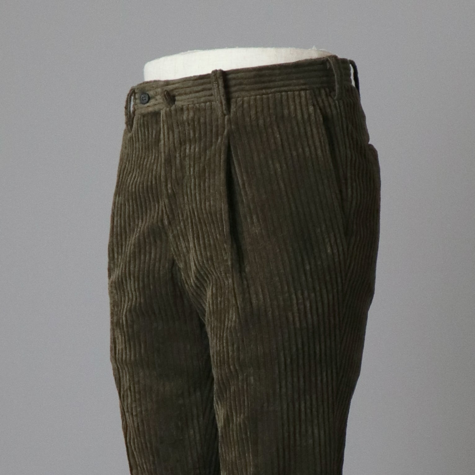 030】 Wide-Wale Corduroy Moss Green 【KOYAMA】 （CALSA High Grade