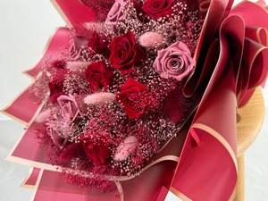 Rosé（ロゼ）｜プロポーズブーケ／12本のプリザーブドローズ レッド × ピンク