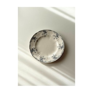 Longwy   ロンウィー　/ 　“LORRAIN ”　レリーフの入った平皿プレート　b