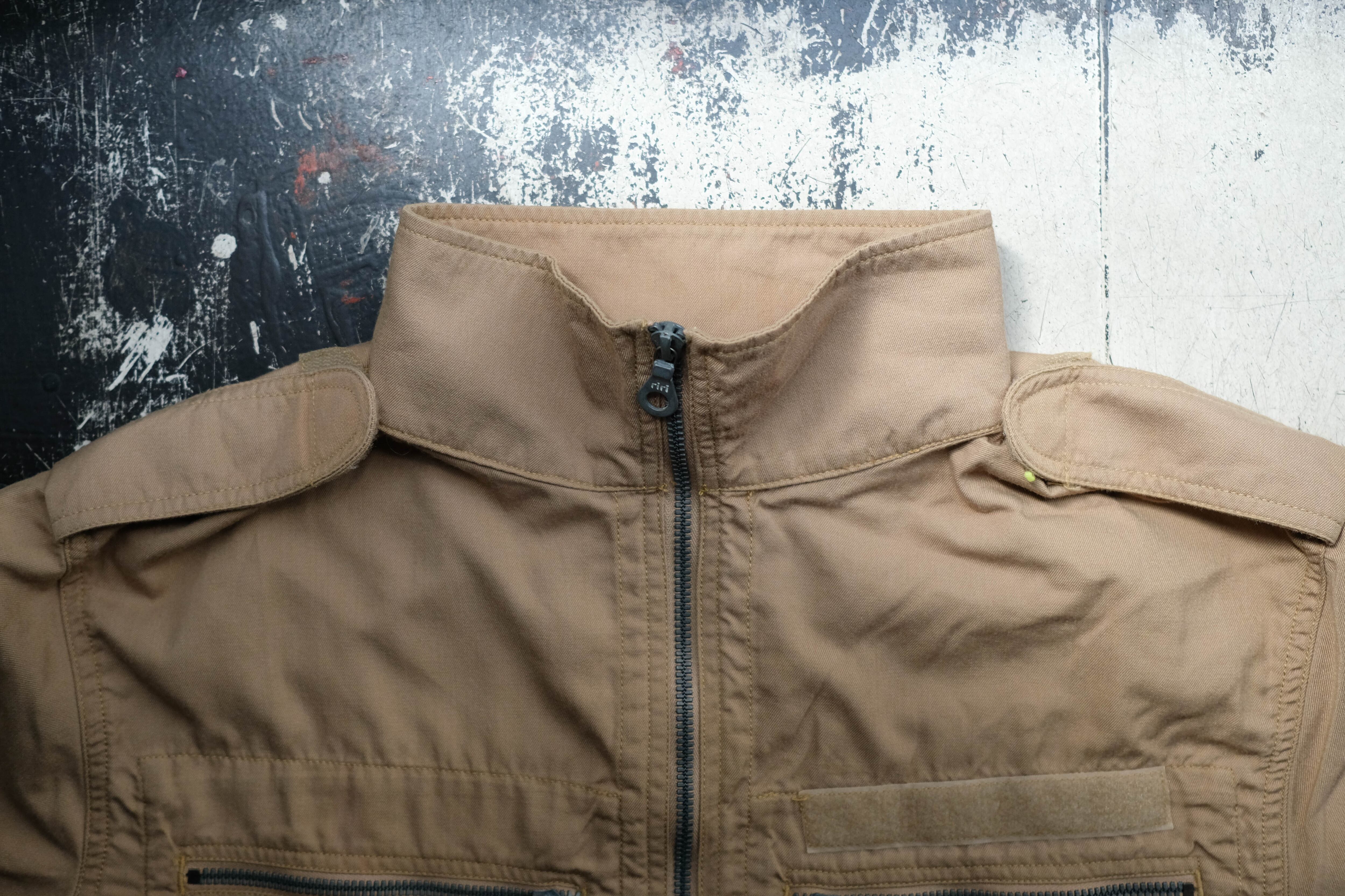 ドイツ軍 ベージュのジップアップジャケット | militaria & encore