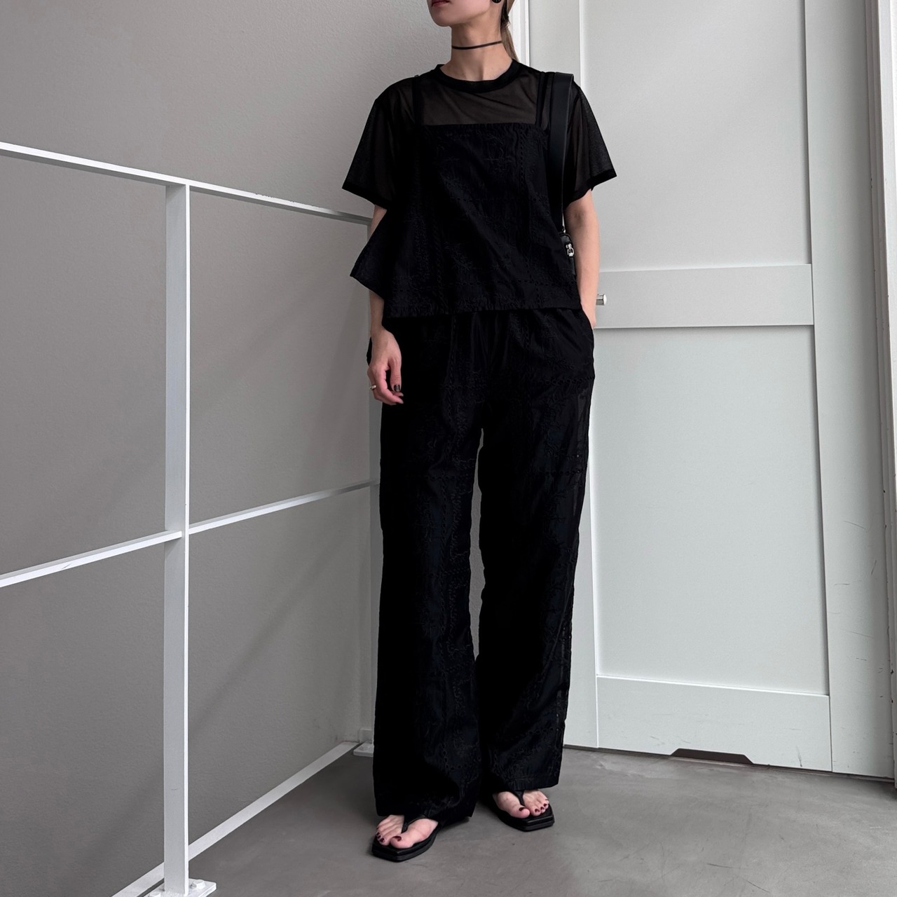 リーフ柄刺繍ランダムcamisole/ブラック