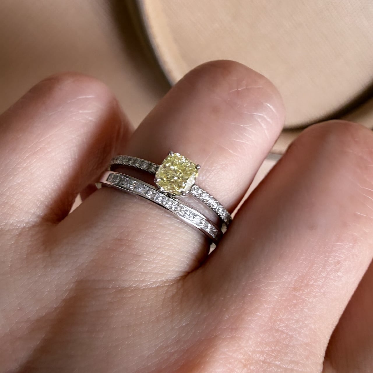 ファンシー ライトイエロー ダイヤモンドリング 0.523ct プラチナ