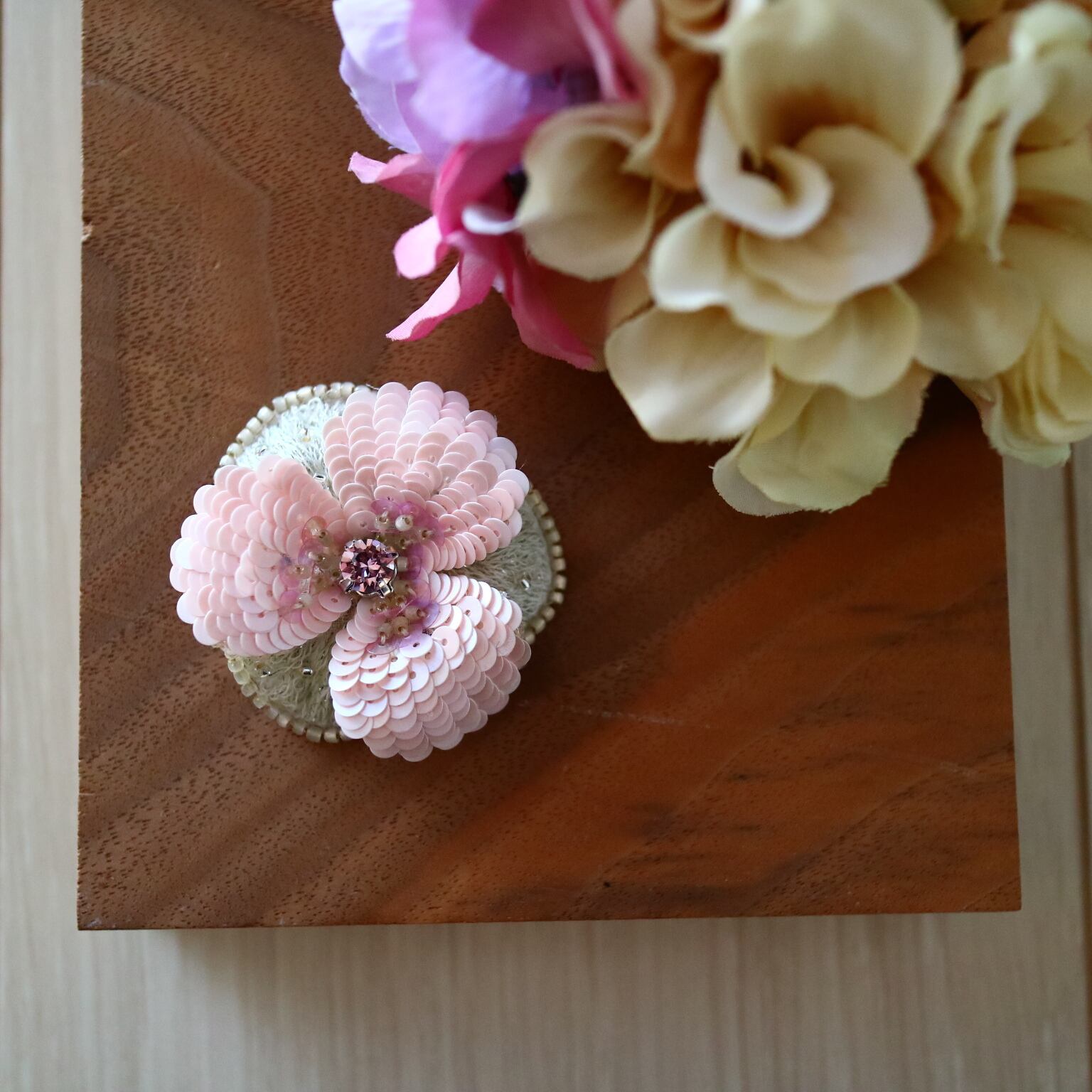 オートクチュールビーズ刺繍キット フルール（ピンク）ブローチ | Pay ID