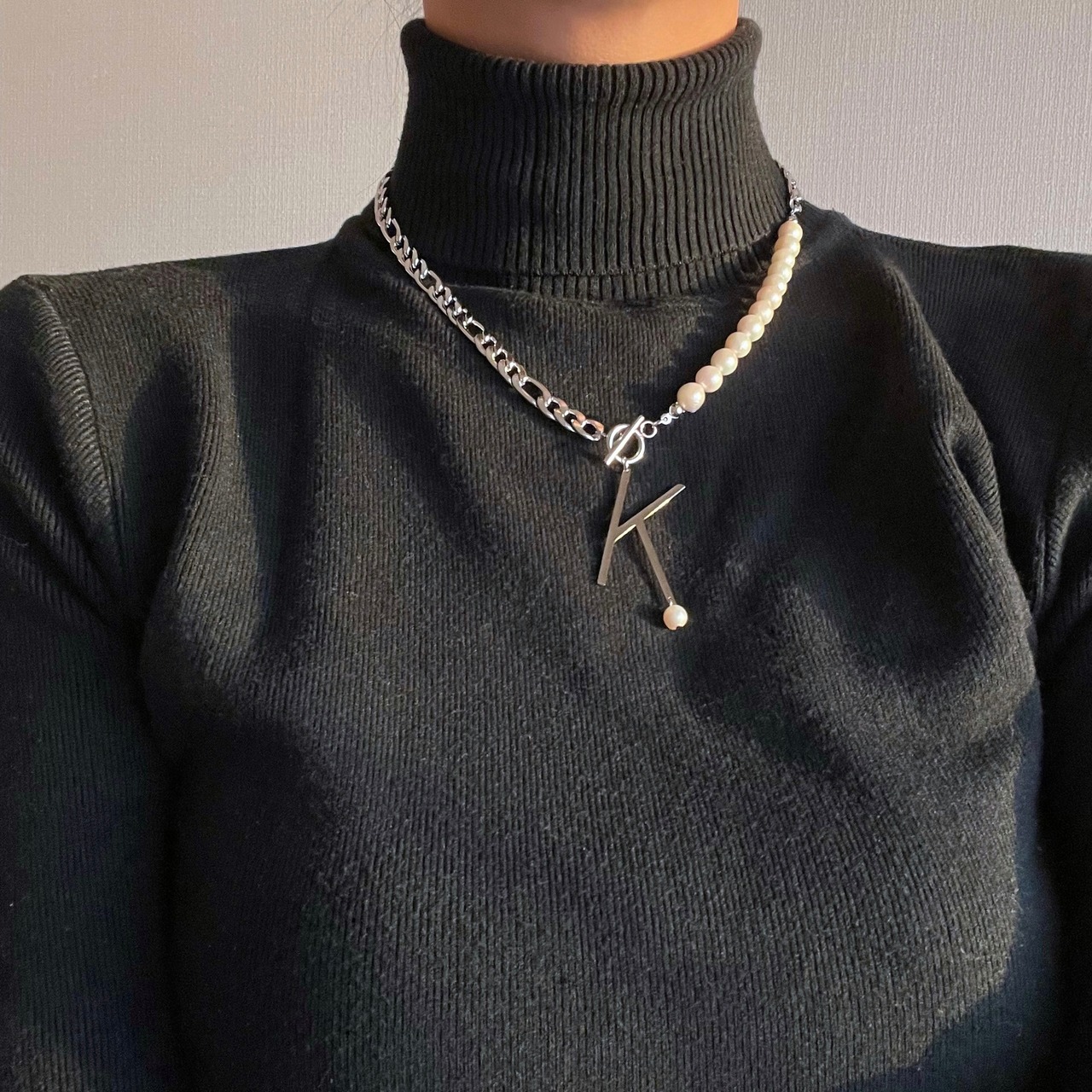 ［silver］淡水パール × チェーン イニシャルネックレス　［SSN026］