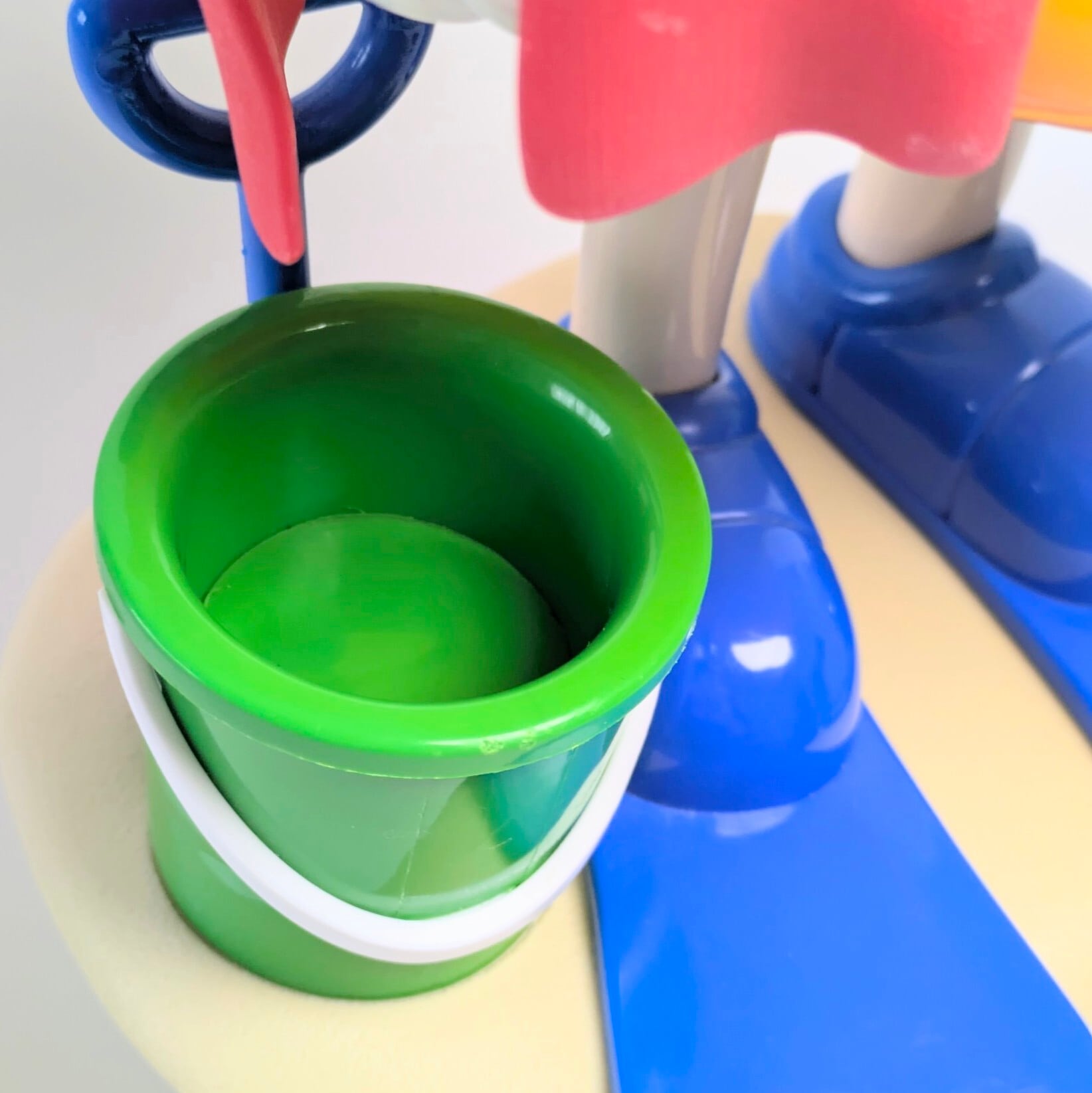 ☆ VINTAGE ☆【 m&m's ( エムアンドエムズ ) 】Summer Beach / サマービーチ / アヒル浮き輪 / ディスペンサー コレクション / イエロー 〚アメリカン雑貨 アメトイ〛