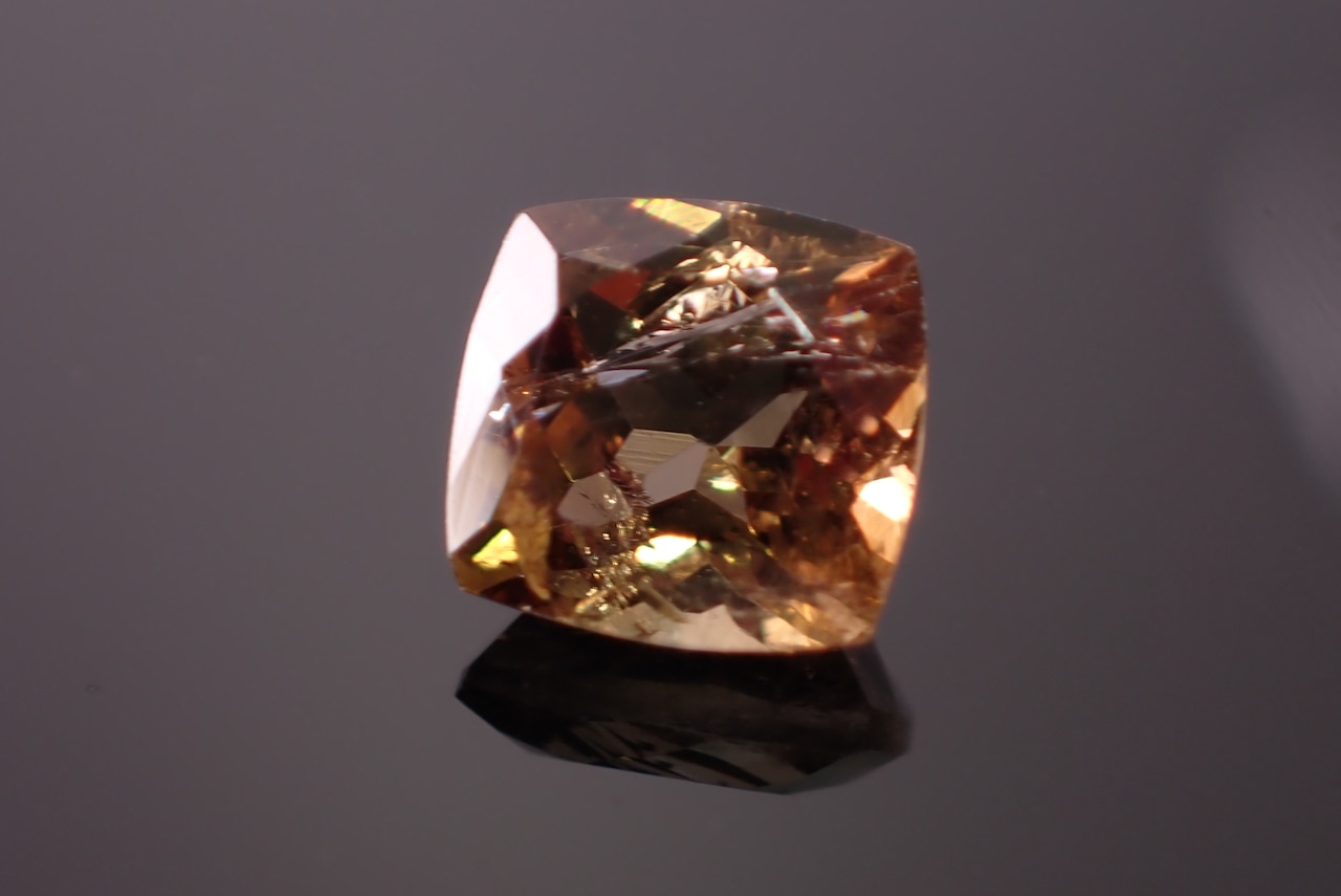 アキシナイト　0.88ct　[C10‐315]