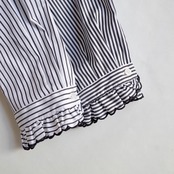 SINME  スカラエンブロイダリーシャツ   ピンストライプ（広）