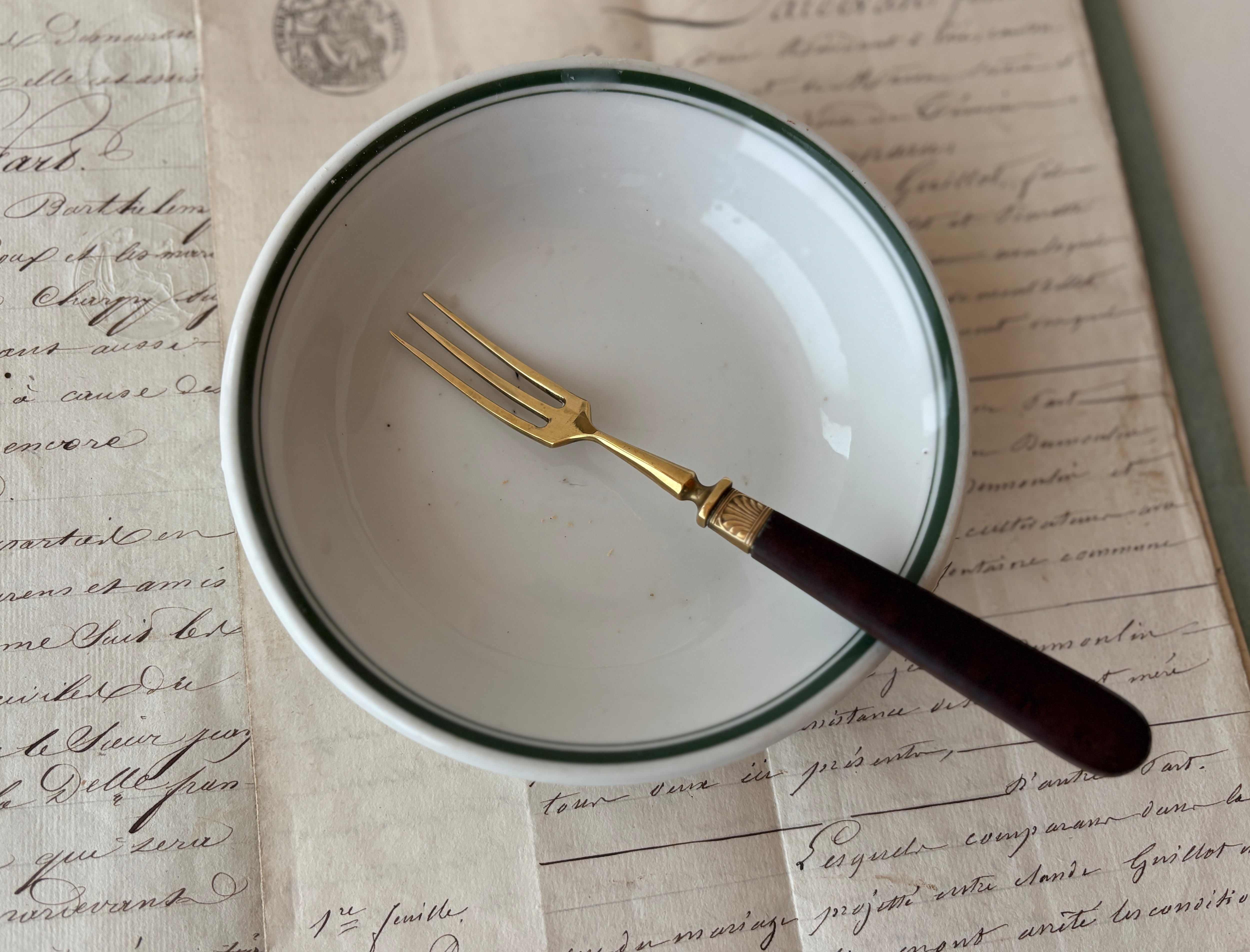 【1点のみ】フランスアンティーク A.HACHE & Co.(アッシュ・エ・セー)美しいデザートボウル