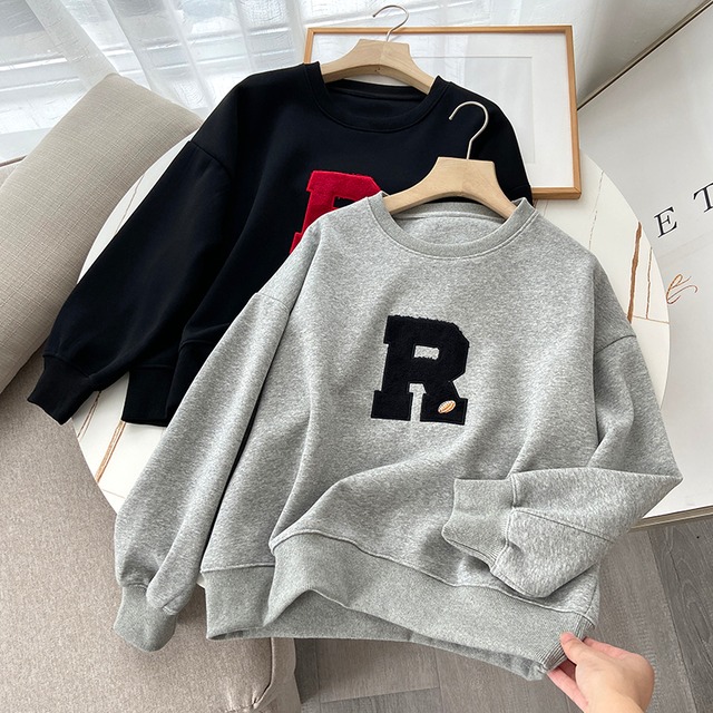 トップス トレーナー レギュラー丈 長袖 レギュラー袖 ラウンドネック シンプル カジュアル かっこいい ラフ メンズライク ボーイッシュ スポーティー ルーズ 抜け感 柄 アルファベット 秋 冬 誕生日 クリスマス 10代 20代 30代 40代 女性用 ママ  OL 通勤 学生 通学 デート お出かけ 公園デビュー 女子会 お泊まり 休日 運動 ヨガ アウトドア イベント リゾート 旅行 ショッピング 普段使い お揃い ファッション 楽ちん モテ ギフト インスタ映え S M L 黒 グレー