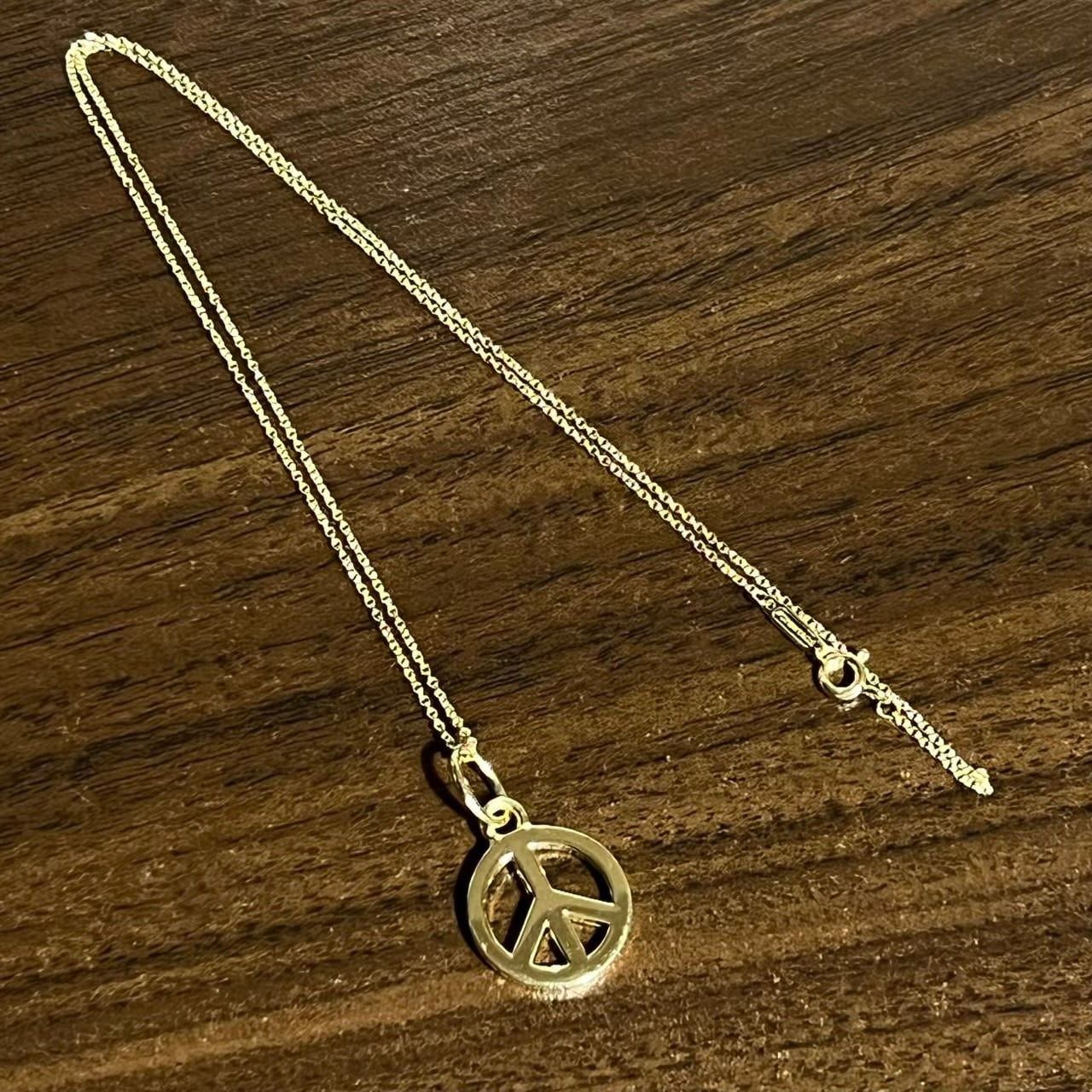 OLD TIFFANY & CO. Peace Sign 18K Gold Charm Necklace OLD TIFFANY & CO. Peace Sign 18K Gold Charm Necklace