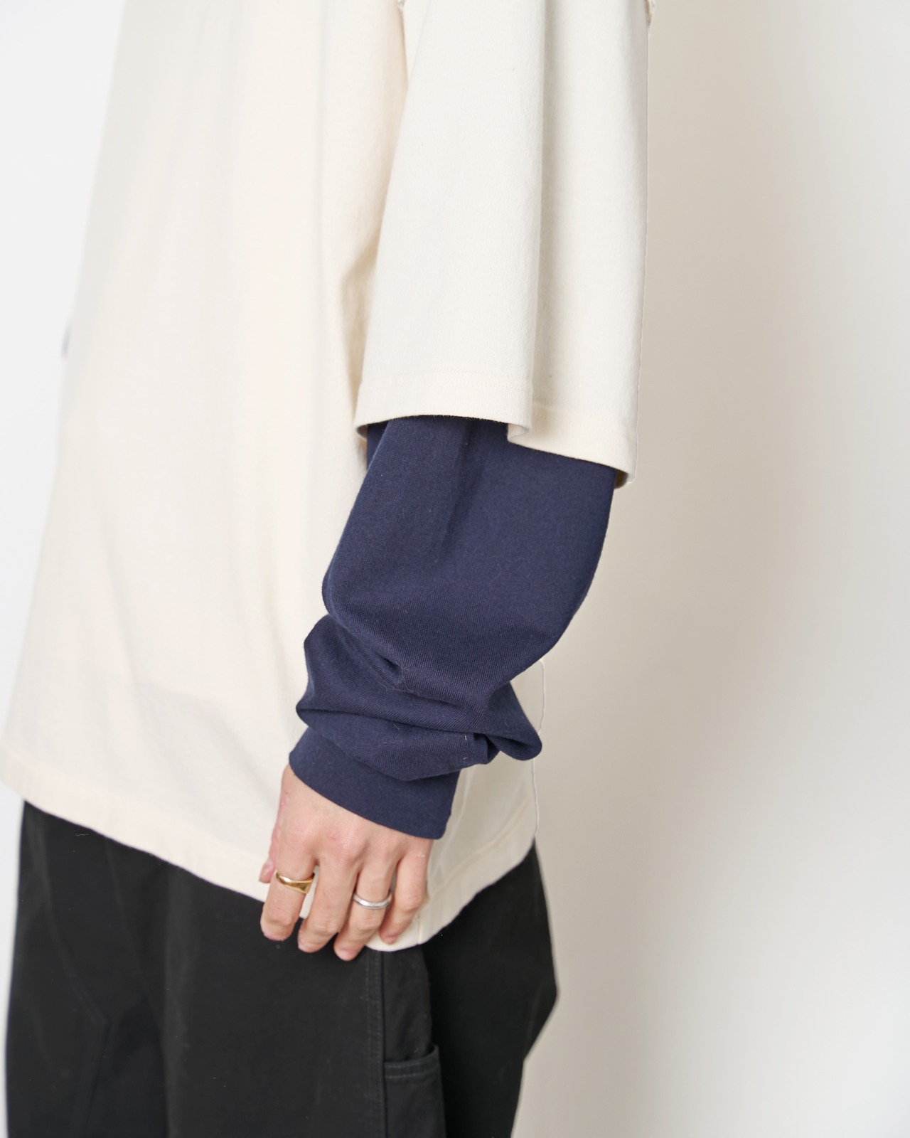 refomed "REVERSIBLE L/S TEE〔OFF×NAVY〕"