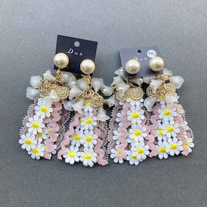 コットンパールといろいろレースタッセルの〈ピアス/イヤリング〉
