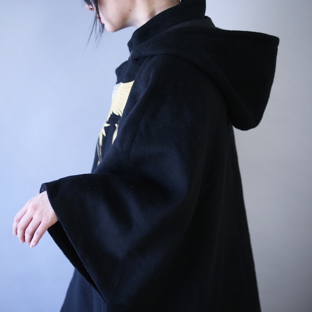 "刺繍×鶴" over silhouette hoodie poncho coat
