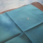 青空のハンカチ|生きるのとなりseries (33 cm)