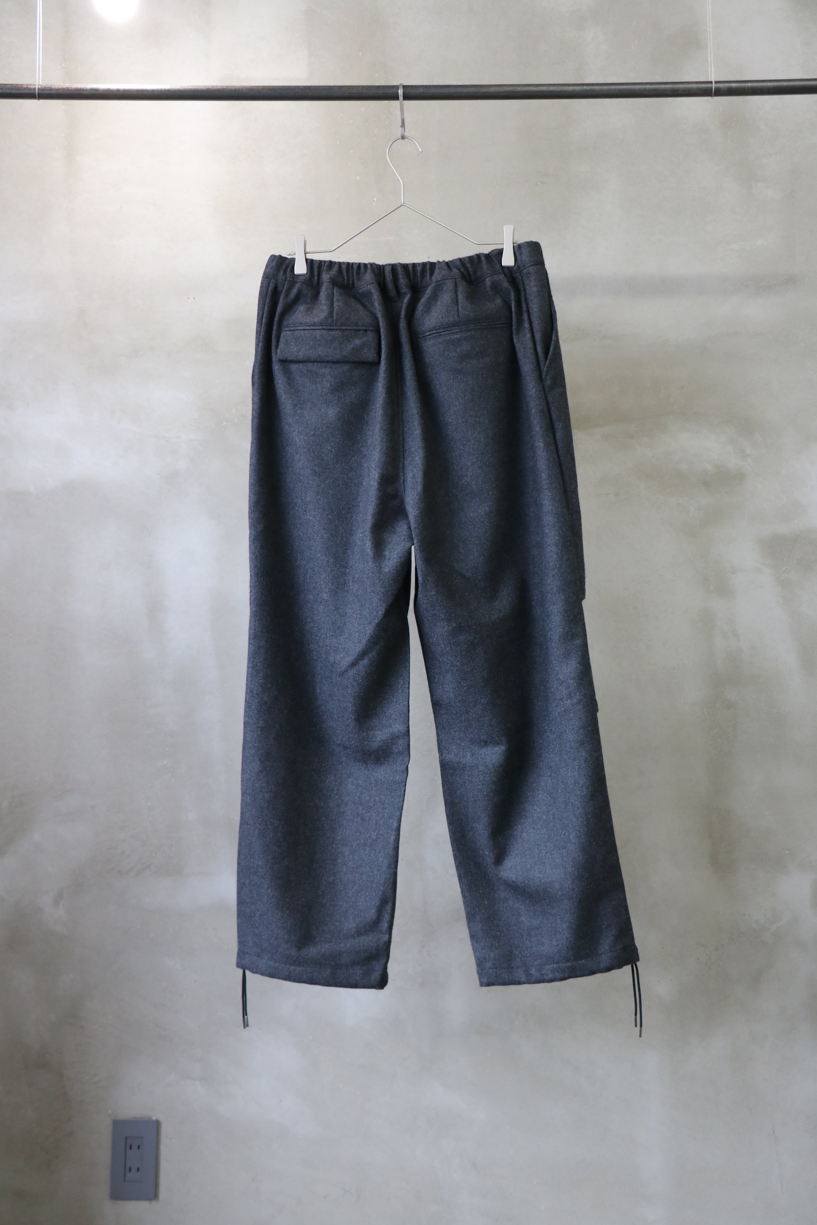 STILL BY HAND / Knee Tuck Wool Easy Pants / PT01244 STILL BY HAND / Knee Tuck Wool Easy Pants / PT01244