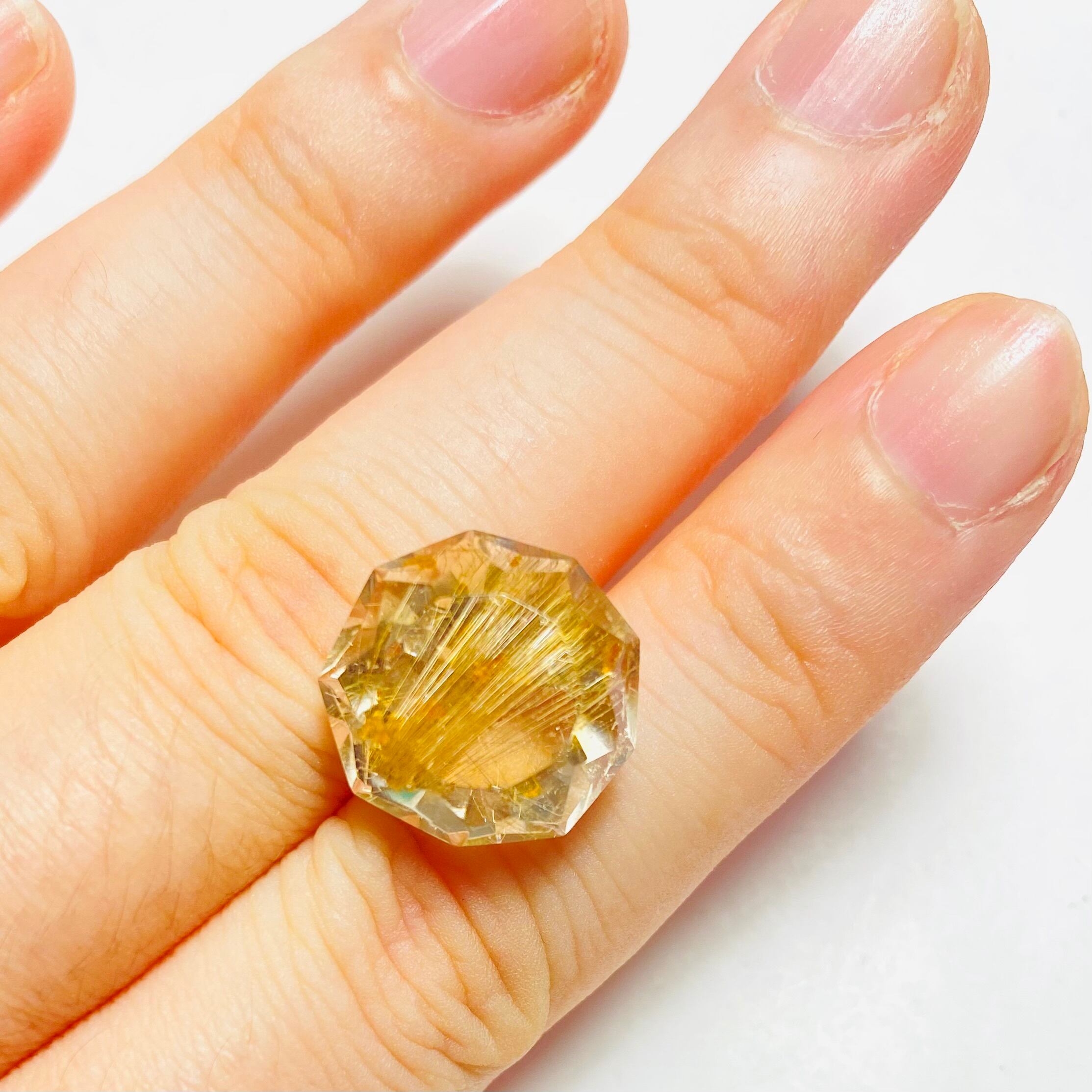 舞い上がる花火 ルチルクオーツ