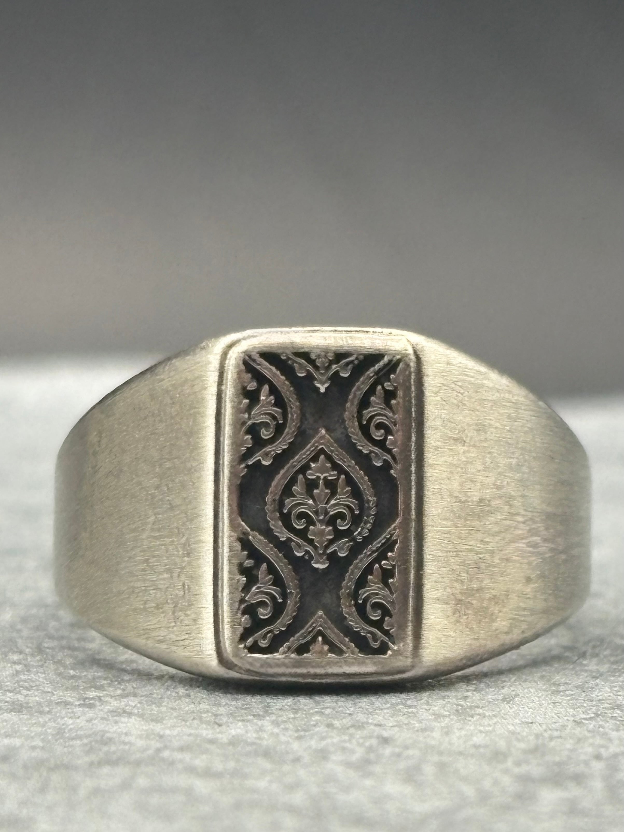 Vintage gold and onyx Playboy signet ring | PAY ID