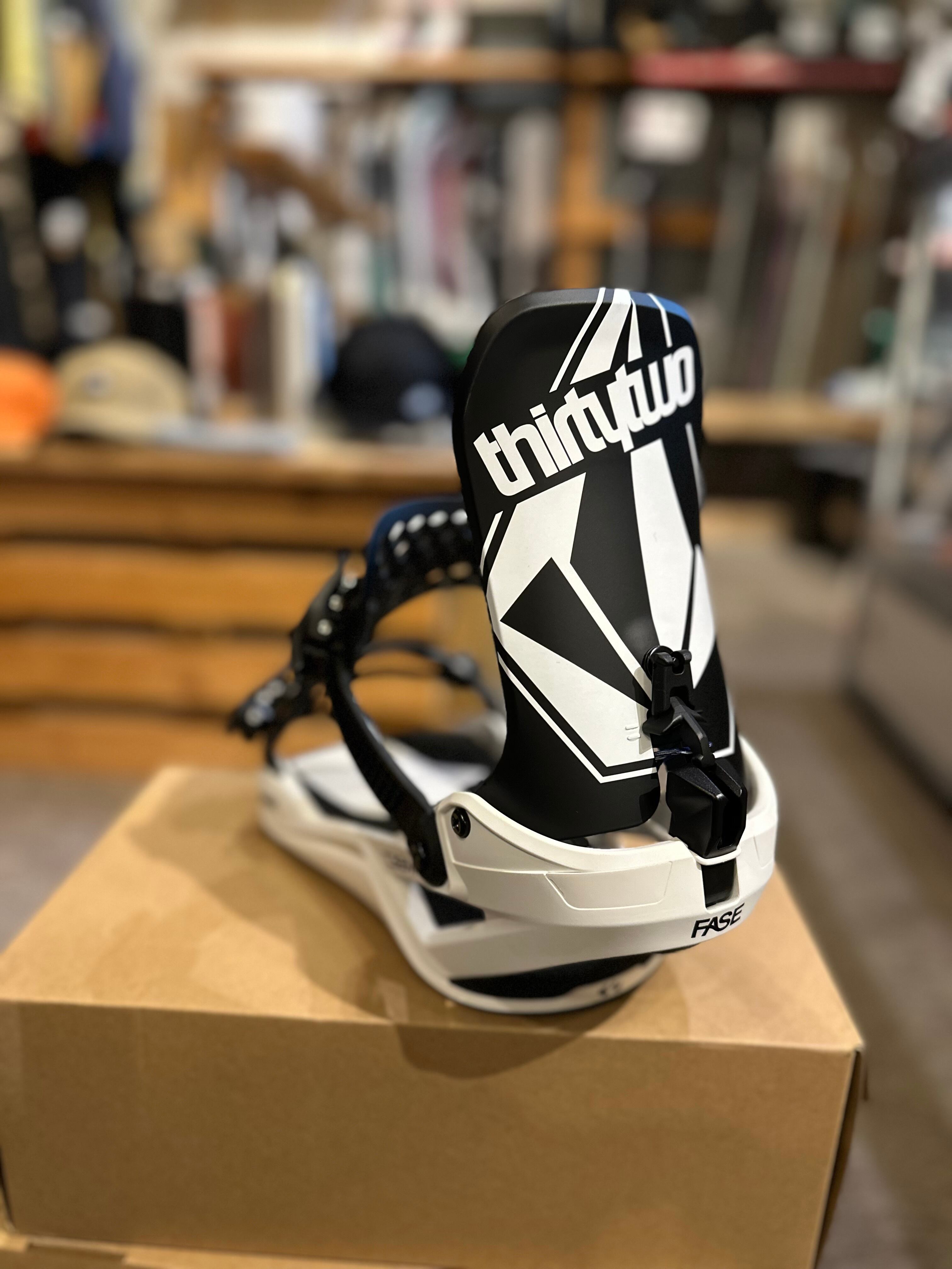 thirtytwo 32 FASE VOLCOM柄 26-32tmfsvol-5.jpg