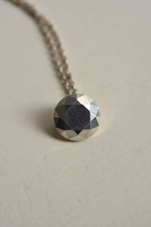 IORI／"Tiffany & Co." necklace／faceted diamond