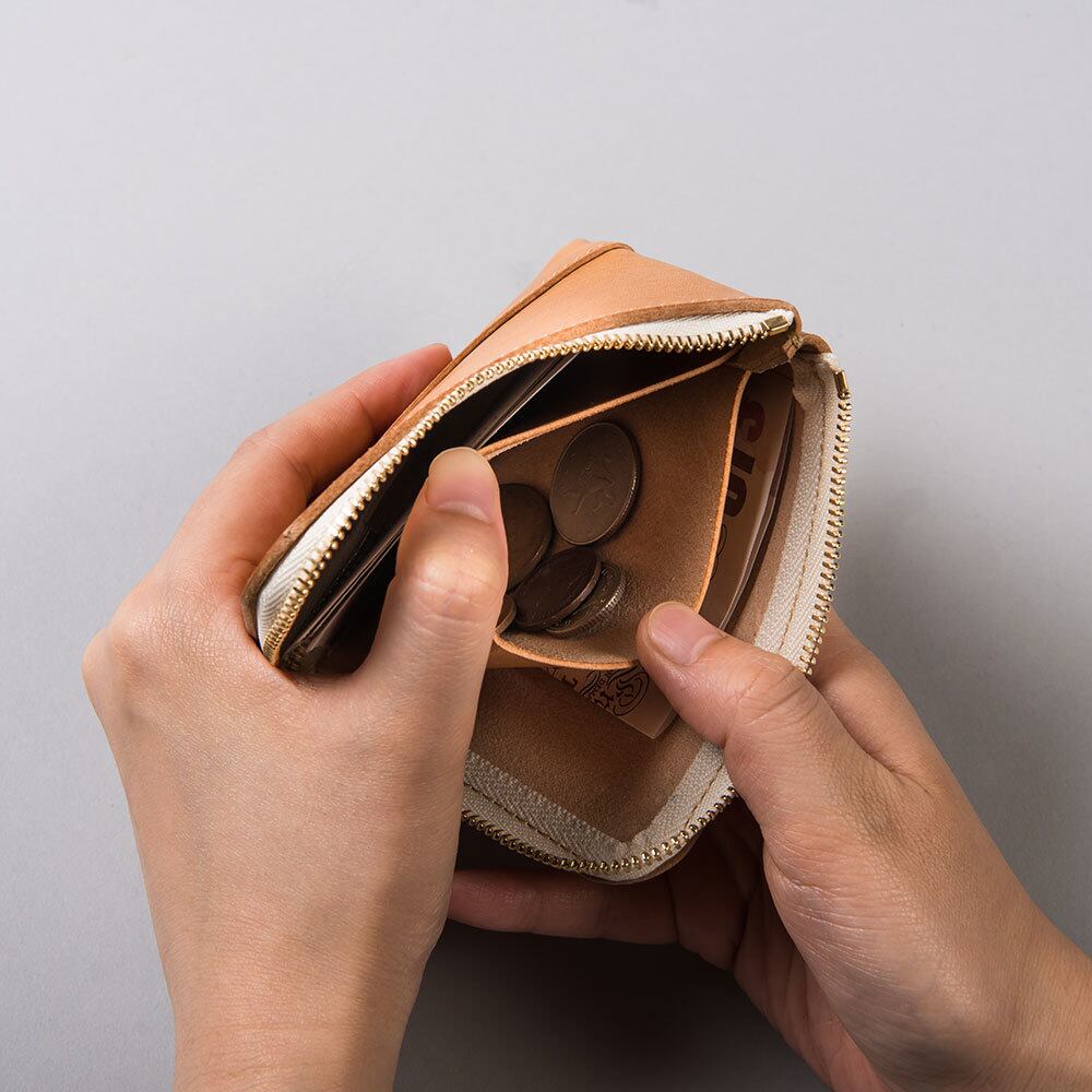 GO THE PATHLESS WAY / Less is bore” printed L zip small wallet