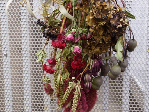 Arrangement. *ready-made